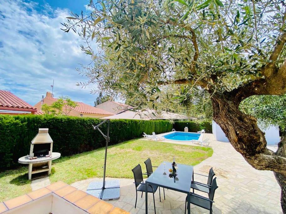 Villa Caramonte, En Costa Dorada Les Tres Cales Exterior foto
